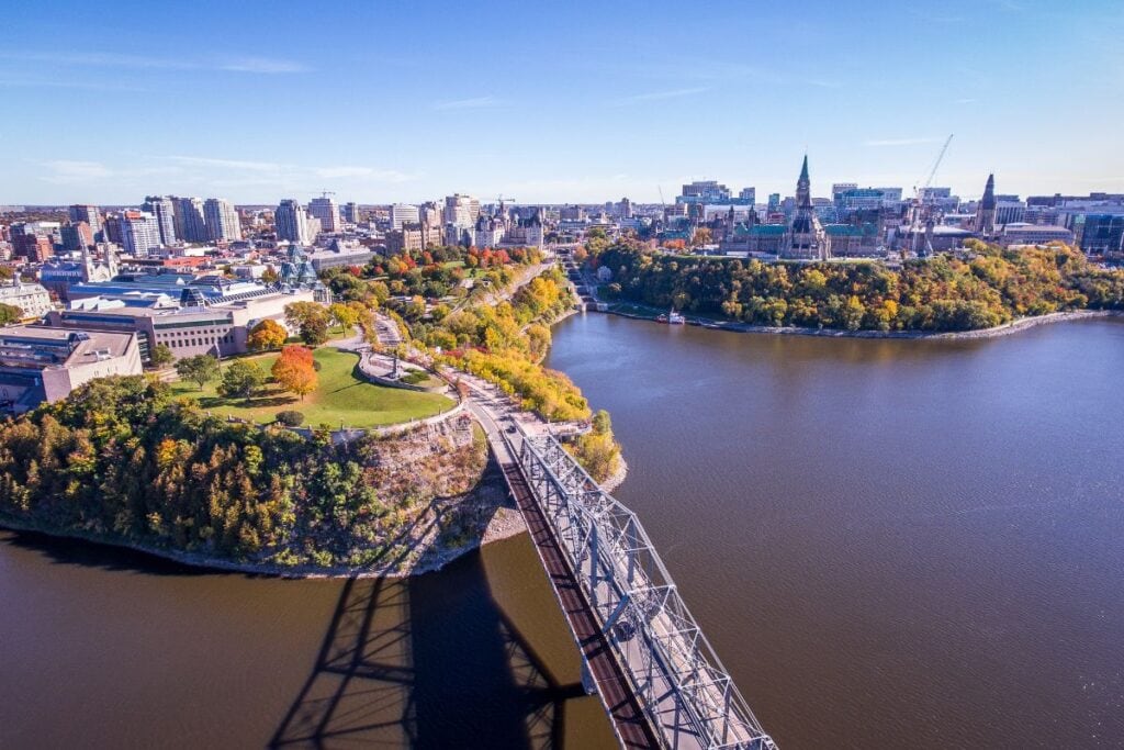 When it comes to Ottawa tours with a view, it's hard to beat a helicopter ride.